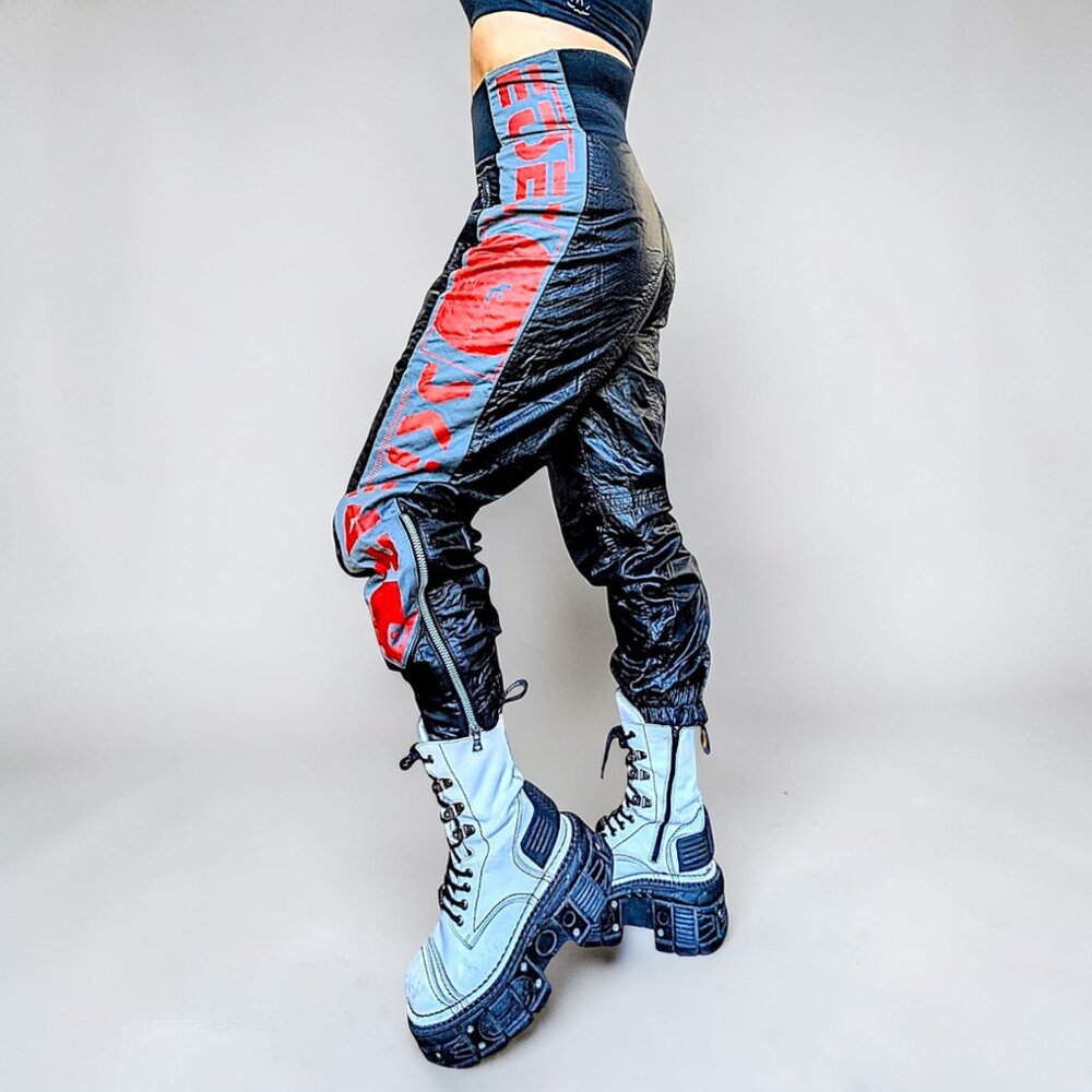 Snow Factory Ski vtg Y2K Italy made rib high black red cuffed zippered pants S/M